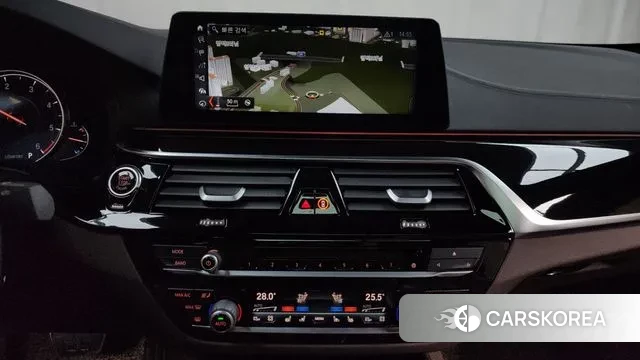 BMW 5 Series (G30) 2018 Синий из Кореи, фото 5