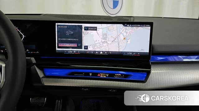 BMW 5 Series (G60) 2025 Серебристо-серый из Кореи, фото 5