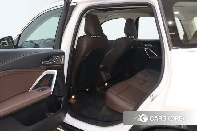 BMW iX1 2024 Белый из Китая, фото 5