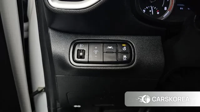 Hyundai Venue 2022 Белый из Кореи, фото 5