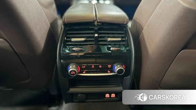 BMW 5 Series (G30) 2023 Белый из Кореи, фото 5