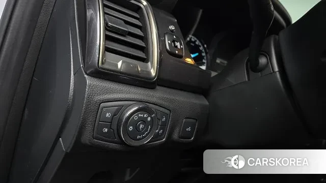 Ford Ranger 3rd Generation 2021 Белый из Кореи, фото 5