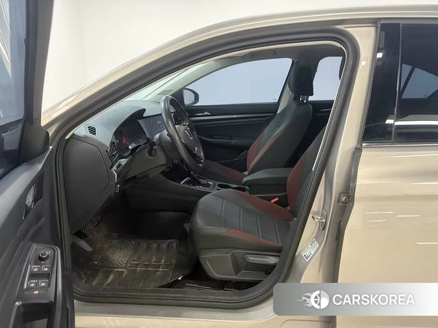 Volkswagen Bora 2021 Желтый из Китая, фото 5