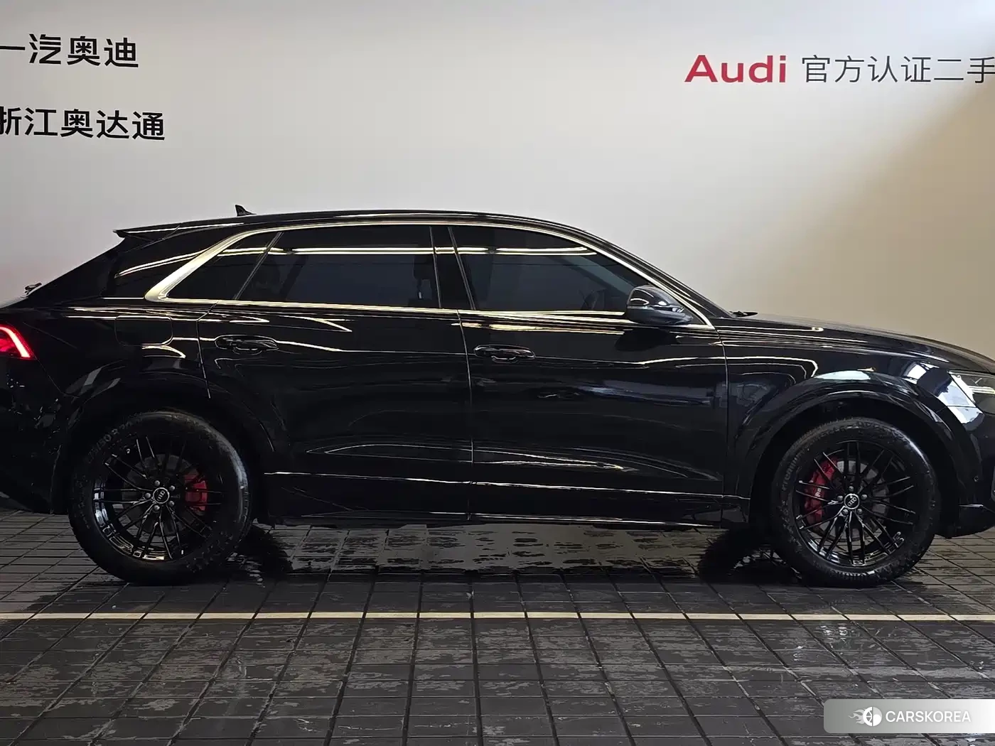 Audi Q8 2021 Черный из Китая, фото 5