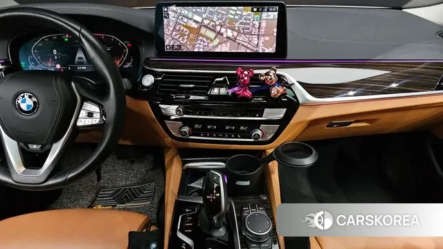 BMW 5 Series (G30) 2021 Белый из Кореи, фото 5