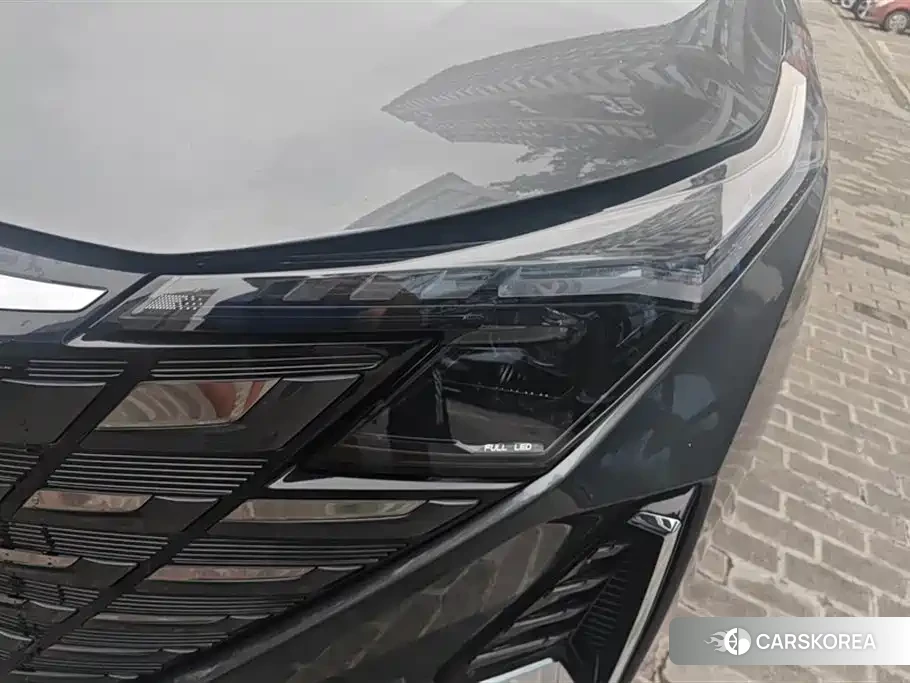 Chang'an Changan UNI-Z New Energy 2026 Silver/gray из Китая, фото 5