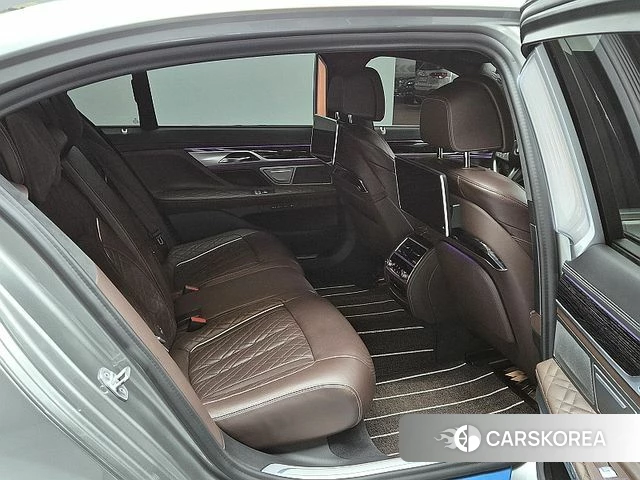 BMW 7 Series (G11) 2021 Цвет тростника из Кореи, фото 5