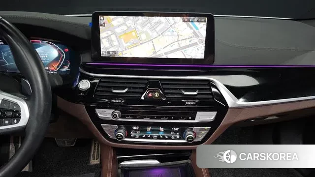 BMW 5 Series (G30) 2023 Белый из Кореи, фото 5