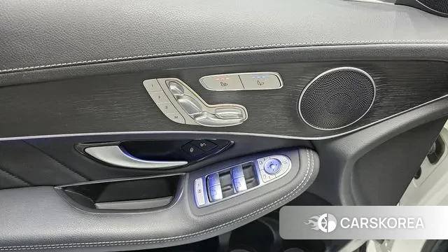 Mercedes-Benz GLC-Class X253 2022 Белый из Кореи, фото 5