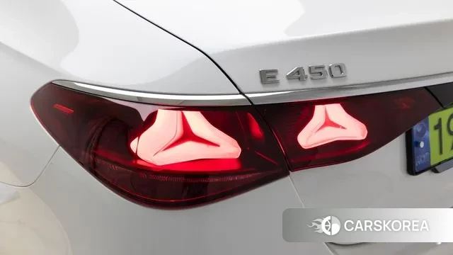 Mercedes-Benz E-Class W214 2024 Белый из Кореи, фото 5