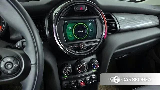 Mini Cooper 2021 Жемчужный цвет из Кореи, фото 5