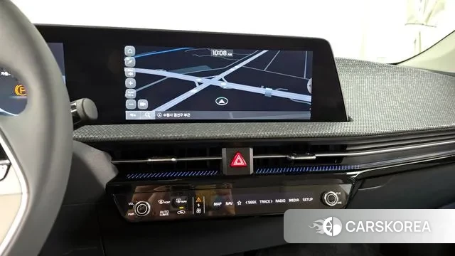 Kia EV6 2023 Жемчужный цвет из Кореи, фото 5