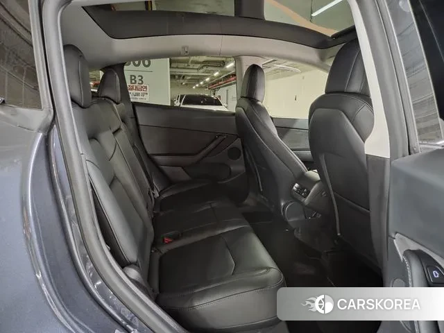 Tesla Model Y 2022 Серый из Кореи, фото 5