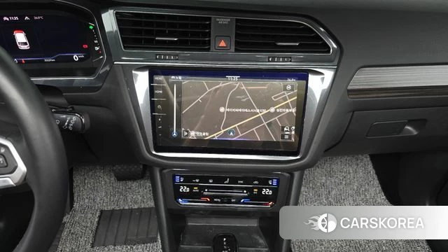 Volkswagen Tiguan Allspace 2023 Белый из Кореи, фото 5