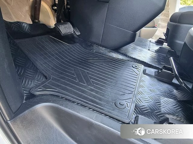 Hyundai Staria 2021 Белый из Кореи, фото 5