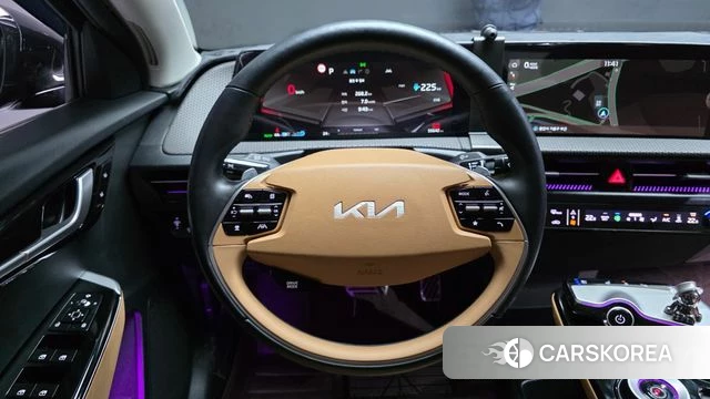 Kia EV6 2023 Черный из Кореи, фото 5