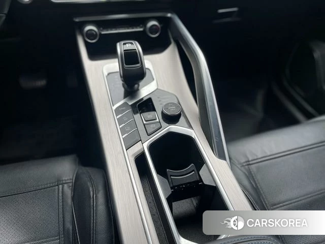 Geely Automobile Binyue PHEV 2021 Белый из Китая, фото 5