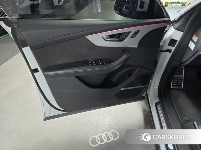 Audi Q8 (4M) 2022 Белый из Кореи, фото 5