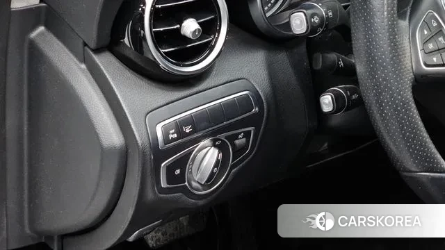 Mercedes-Benz C-Class W205 2018 Белый из Кореи, фото 5