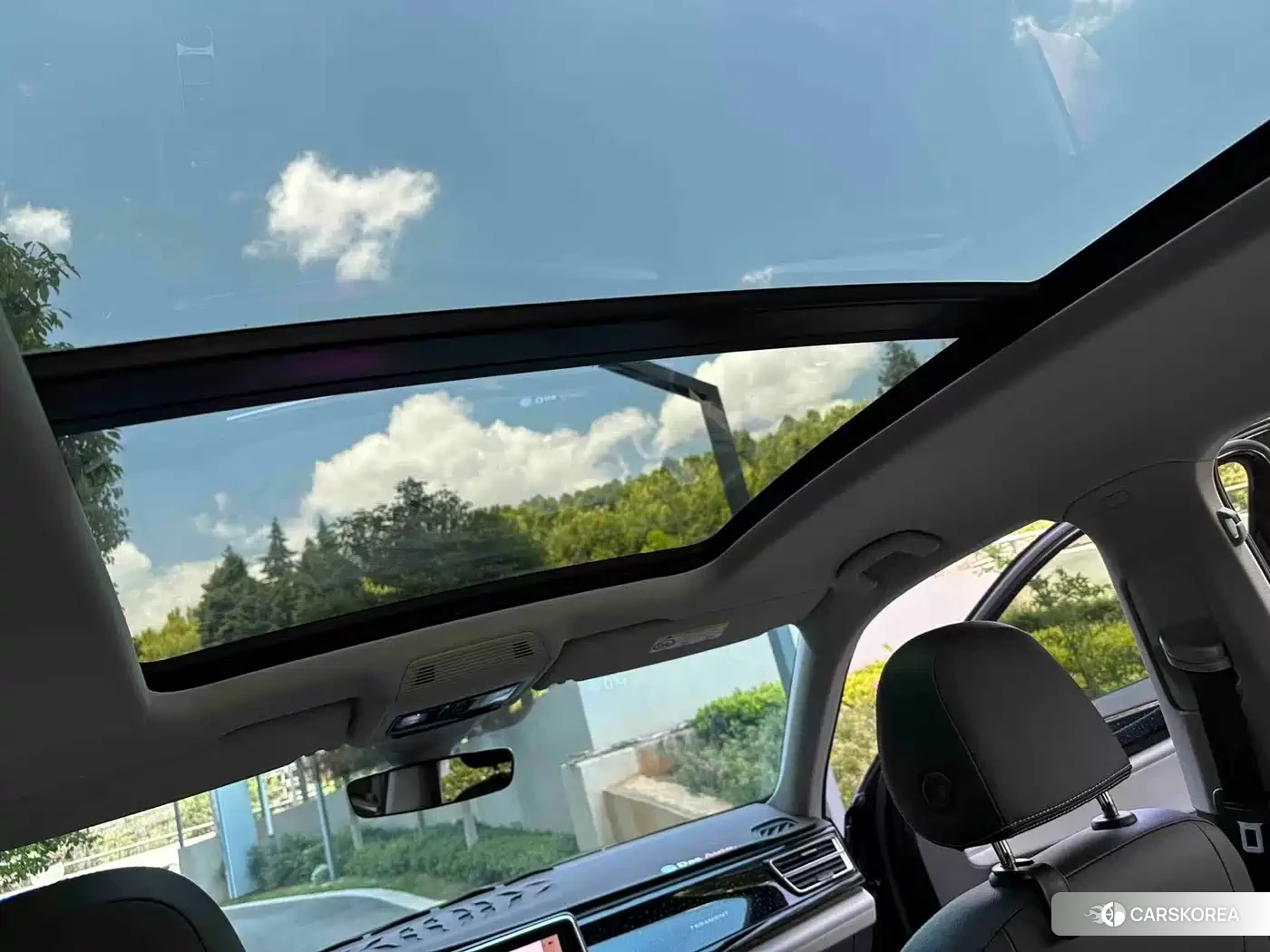 Volkswagen Touareg 2022 Черный из Китая, фото 5