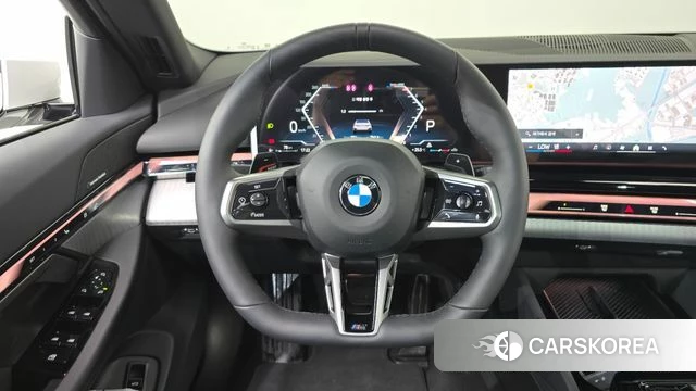 BMW 5 Series (G60) 2026 Белый из Кореи, фото 5