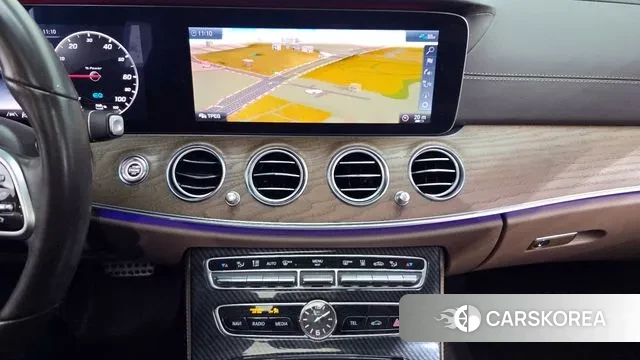 Mercedes-Benz E-Class W213 2020 Белый из Кореи, фото 5