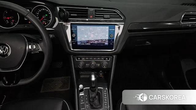 Volkswagen Tiguan second Generation 2020 Белый из Кореи, фото 5