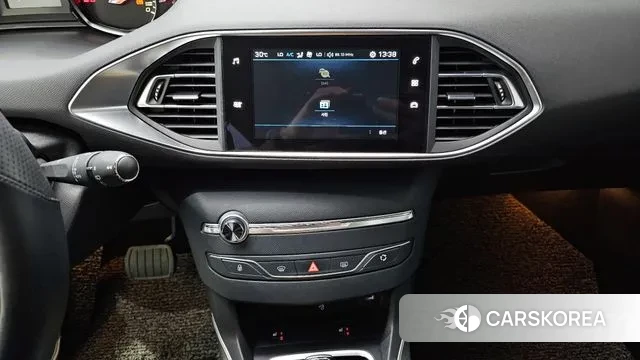 Peugeot 308 second generation 2018 Белый из Кореи, фото 5