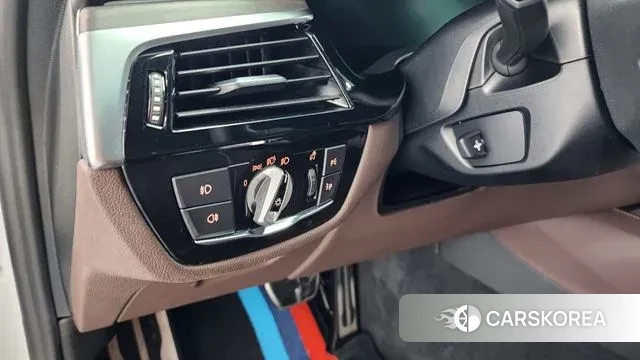 BMW 5 Series (G30) 2020 Белый из Кореи, фото 5