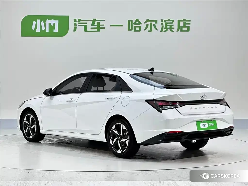 Hyundai Elantra 2022 Белый из Китая, фото 5