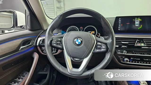BMW 5 Series (G30) 2018 Белый из Кореи, фото 5