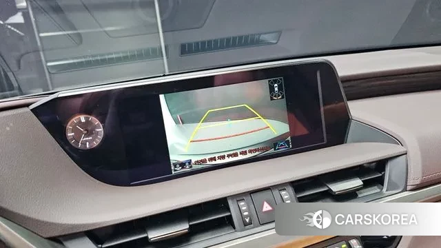 Lexus ES300h 7th generation 2019 Серебристо-серый из Кореи, фото 5