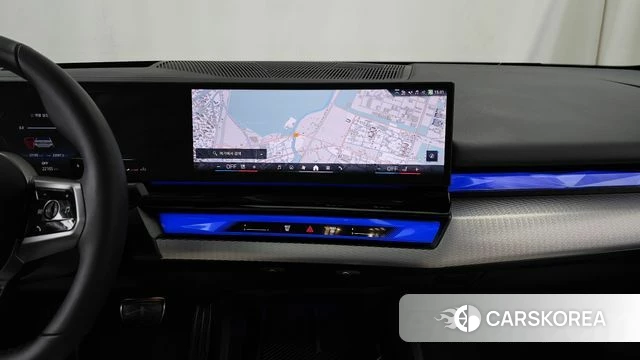 BMW 5 Series (G60) 2025 Белый из Кореи, фото 5