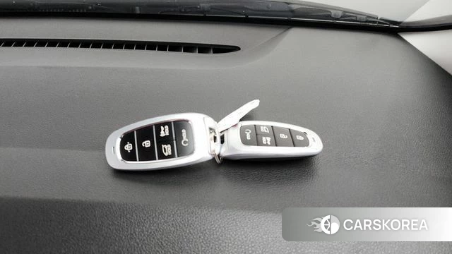 Hyundai Staria 2023 Черный из Кореи, фото 5