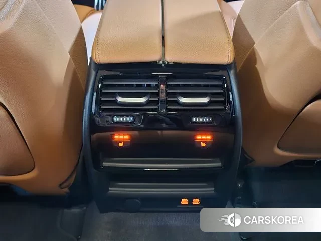 BMW 5 Series (G30) 2023 Белый из Кореи, фото 5