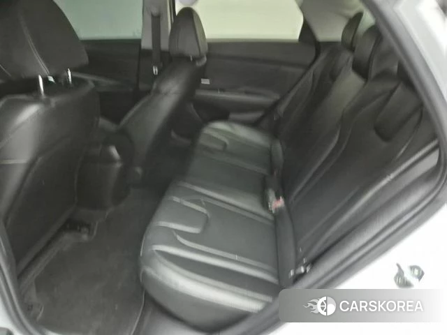 Hyundai Avante Hybrid (CN7) 2022 Белый из Кореи, фото 5