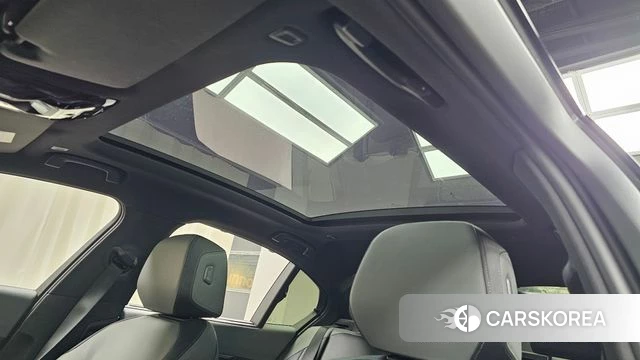 BMW 5 Series (G60) 2024 Белый из Кореи, фото 5