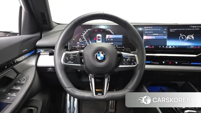 BMW 5 Series (G60) 2023 Белый из Кореи, фото 5