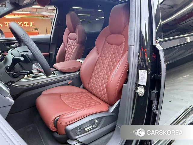 Audi SQ7 2025 Черный из Китая, фото 5