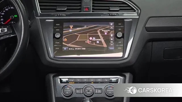 Volkswagen Tiguan second Generation 2018 Белый из Кореи, фото 5