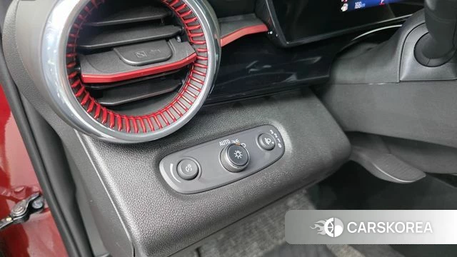 Chevrolet (GM Daewoo) Trax Crossover 2023 Красный из Кореи, фото 5