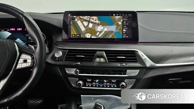 BMW 5 Series (G30) 2020 Белый из Кореи, фото 5