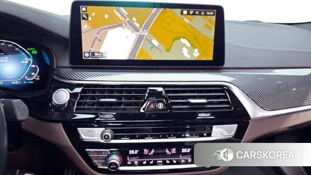 BMW 5 Series (G30) 2021 Белый из Кореи, фото 5