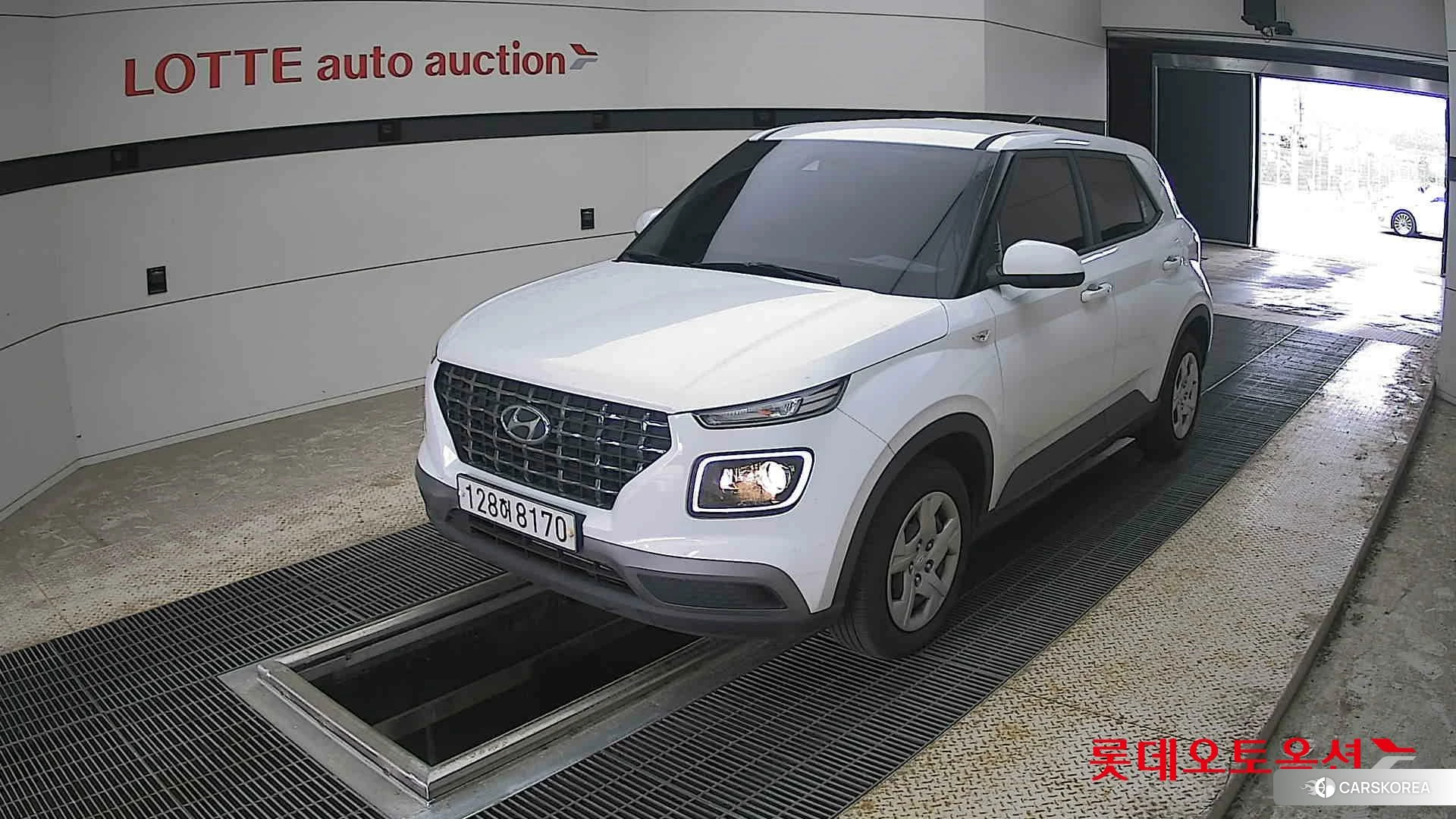 Hyundai Venue 2020 Polar White из Кореи, фото 5
