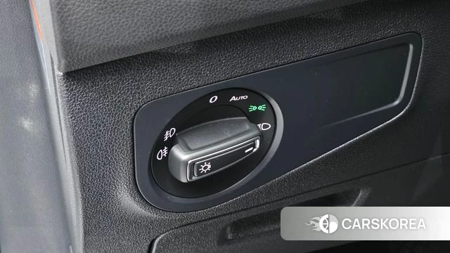 Volkswagen Tiguan second Generation 2018 Белый из Кореи, фото 5