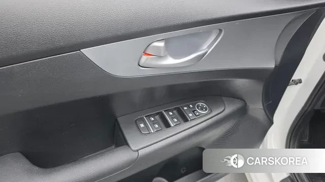 Kia The New K3 2nd generation 2024 Белый из Кореи, фото 5