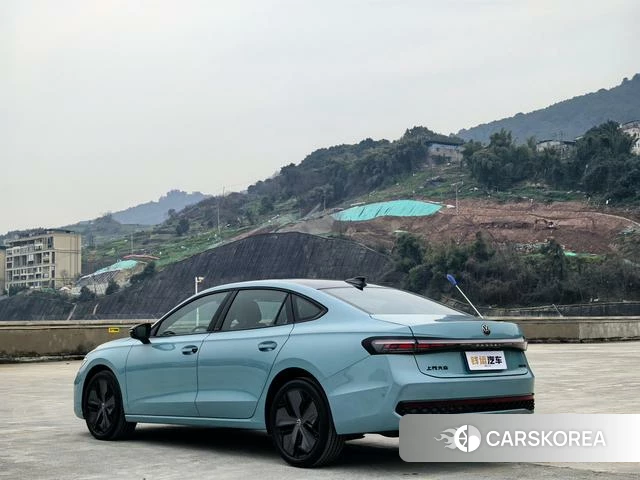 Volkswagen Passat 2026 Синий из Китая, фото 5