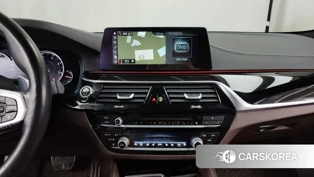 BMW 5 Series (G30) 2018 Белый из Кореи, фото 5