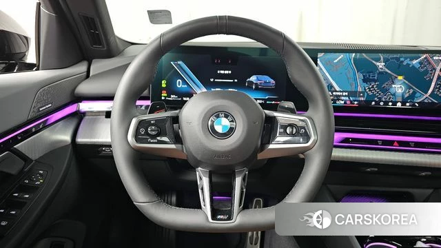 BMW 5 Series (G60) 2025 Черный из Кореи, фото 5