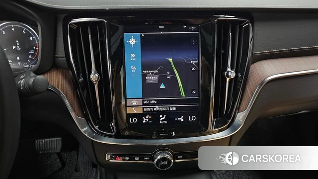 Volvo S60 3rd generation 2020 Белый из Кореи, фото 5